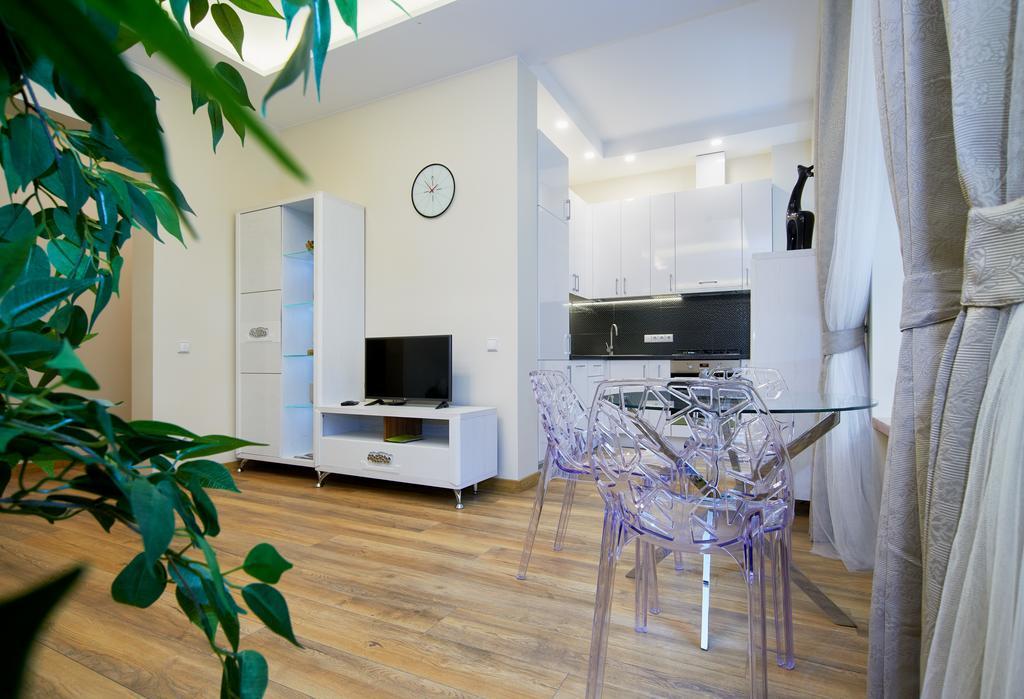 Town Hall Square Apartments Вильнюс Экстерьер фото